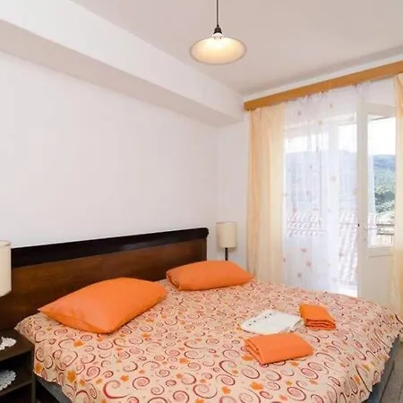 Apartment Dalmatin Uljana - Two-bedroom 1 Zuljana