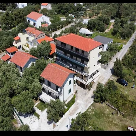 Apartment Dalmatin Uljana - Two-bedroom 1 Zuljana